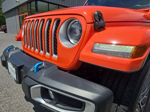 Used 2023 Jeep Wrangler Unlimited Sahara w/ Cold Weather Group AWD/4WD image 9