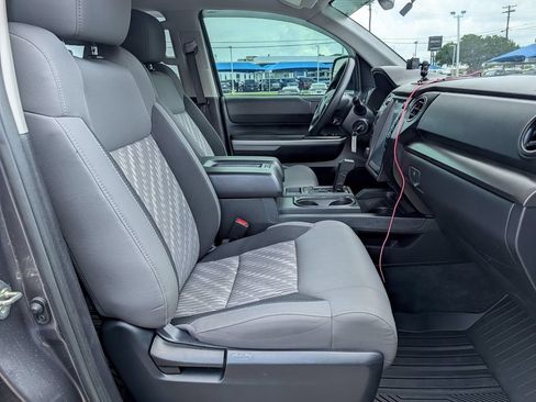 Used 2020 Toyota Tundra SR5 w/ SR5 Upgrade Package AWD/4WD image 30