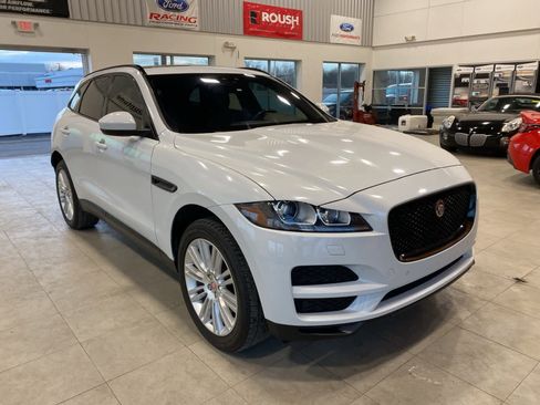 Used 2017 Jaguar F-PACE Premium image 7