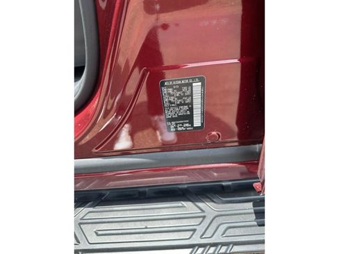 Used 2024 Nissan Armada Platinum w/ Captain's Chairs Package RWD image 7