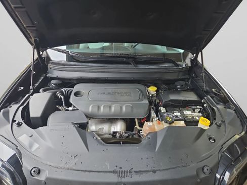 Used 2020 Jeep Cherokee Latitude Plus FWD image 38