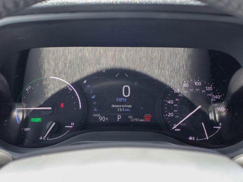 Used 2025 Toyota Sienna XLE FWD image 14