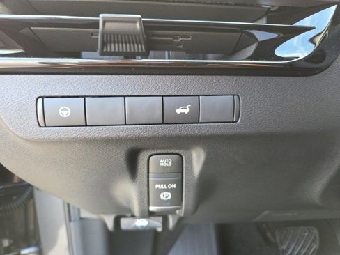 Certified 2025 Nissan Murano SV image 21