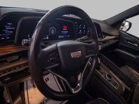 Used 2023 Cadillac Escalade Premium Luxury image 30