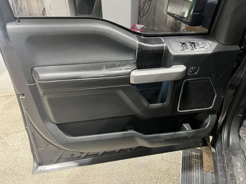 Used 2018 Ford F150 Platinum w/ Equipment Group 701A Luxury AWD/4WD image 23