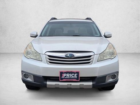 Used 2011 Subaru Outback 3.6R Limited w/ PWR Moonroof Pkg AWD/4WD image 2