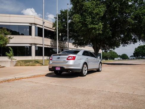 Used 2010 Ford Taurus SHO image 40