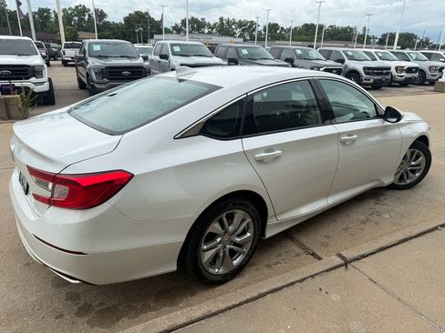 Used 2019 Honda Accord LX image 6