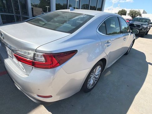 Used 2017 Lexus ES 350 w/ Premium Package FWD image 6