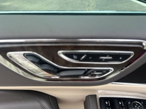 Used 2020 Lincoln Continental Reserve image 22