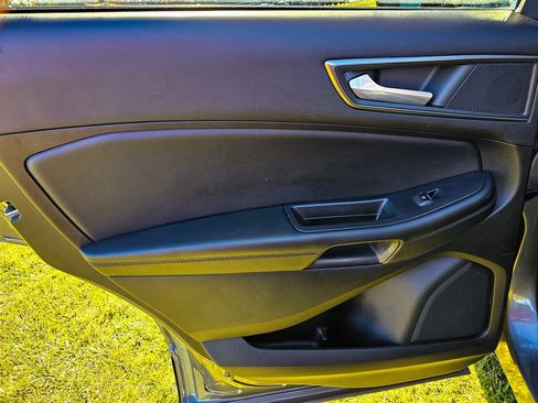 Used 2022 Ford Edge SE w/ Black Appearance Package image 30