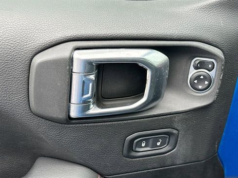 Used 2022 Jeep Wrangler Unlimited Rubicon w/ Steel Bumper Group image 19