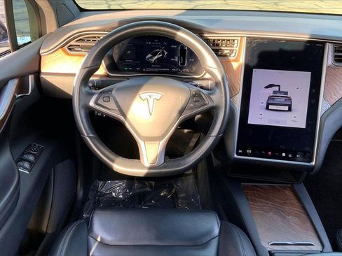Used 2020 Tesla Model X Long Range image 7