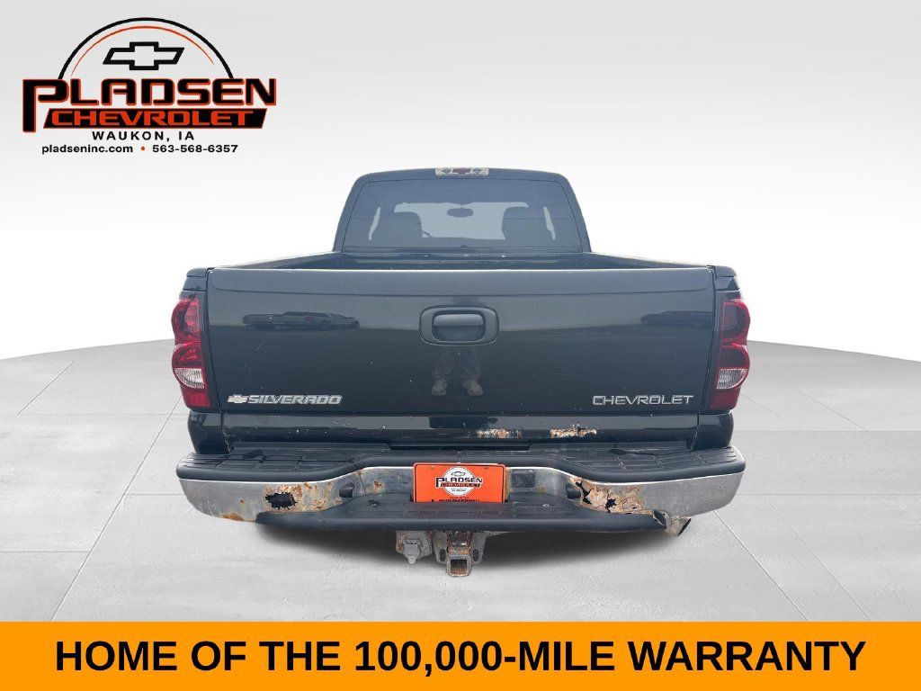 Used 2004 Chevrolet Silverado 2500 LT AWD/4WD image 4