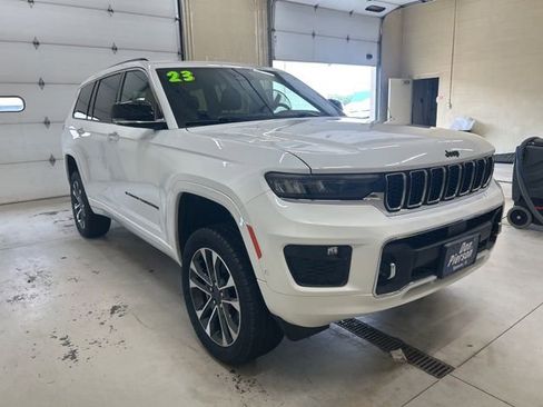Used 2023 Jeep Grand Cherokee L Overland image 3