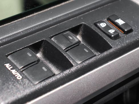 Used 2018 Toyota 4Runner SR5 Premium image 16