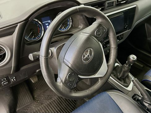 Used 2018 Toyota Corolla SE FWD image 18