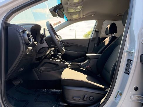 Used 2023 Hyundai Kona SEL FWD image 2