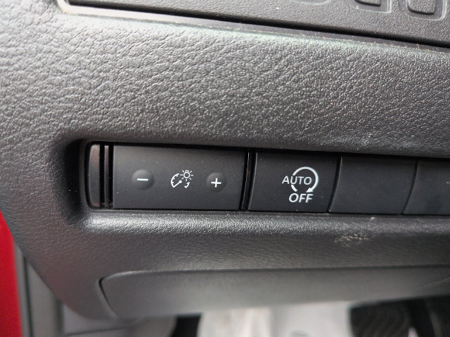 Used 2025 Nissan Rogue S FWD image 15