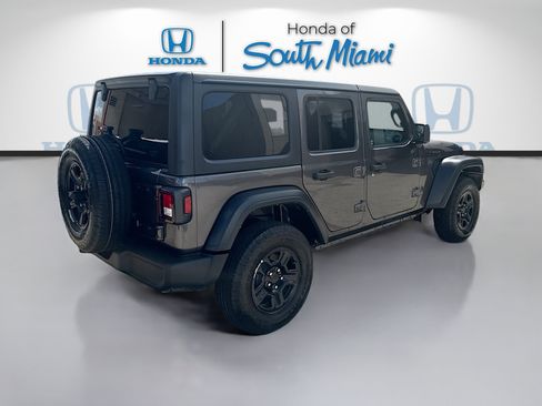 Used 2025 Jeep Wrangler Unlimited Sport AWD/4WD image 7