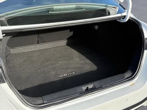 Used 2025 Nissan Sentra SR FWD image 16