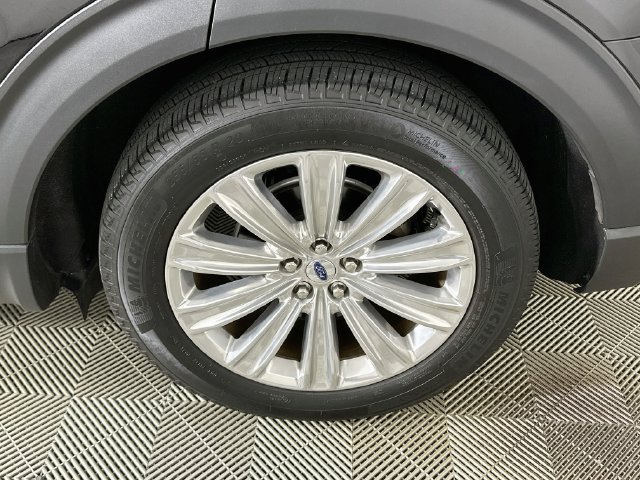 Used 2024 Ford Explorer Limited w/ Limited Technology Package RWD image 24