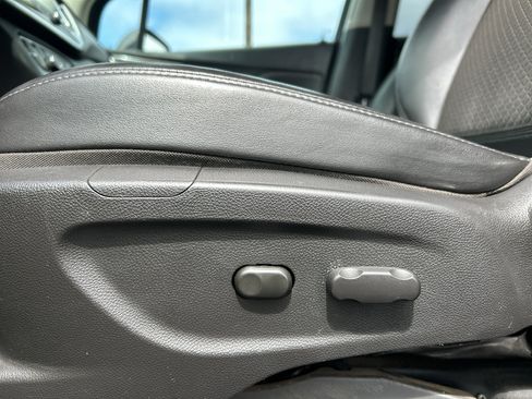 Used 2019 Buick Encore Preferred AWD/4WD image 17