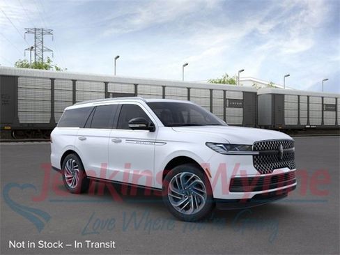 New 2025 Lincoln Navigator Reserve image 7