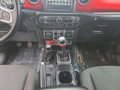 Used 2018 Jeep Wrangler Unlimited Rubicon w/ Safety Group image 11