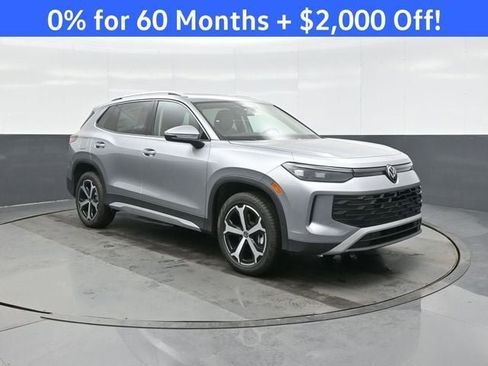 New 2026 Volkswagen Tiguan SE image 1