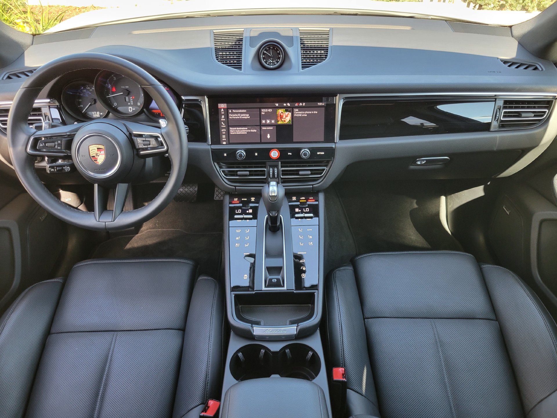 Used 2026 Porsche Macan AWD/4WD image 12