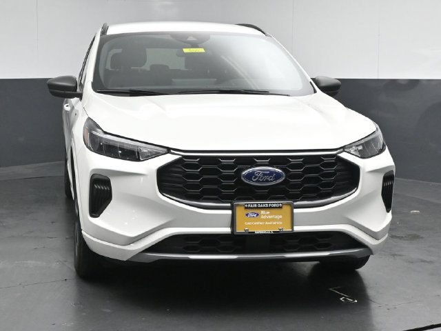 Certified 2024 Ford Escape ST-Line w/ Tech Pack #1 AWD/4WD image 2