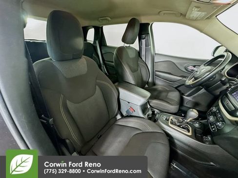 Used 2016 Jeep Cherokee Latitude w/ Comfort/Convenience Group AWD/4WD image 25