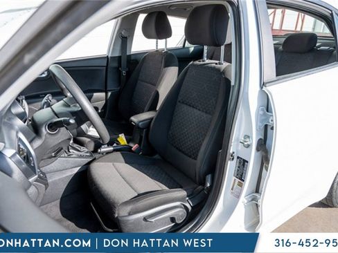 Used 2023 Kia Rio S image 4