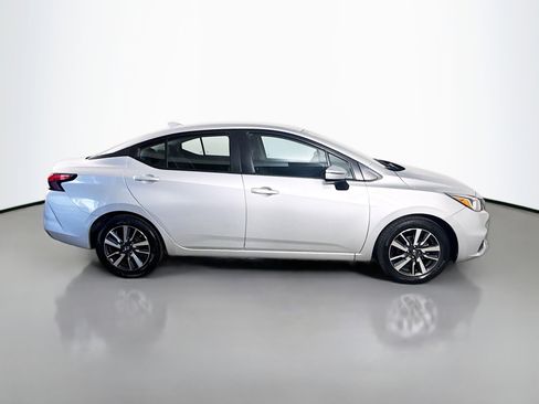 Used 2021 Nissan Versa SV image 11