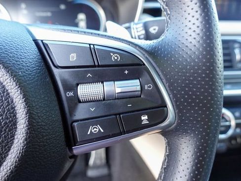 Used 2022 Genesis G70 3.3T image 14