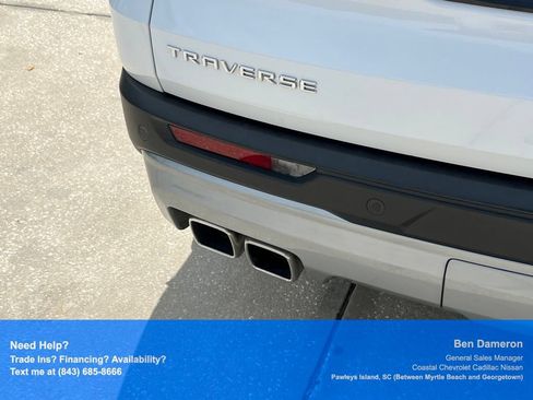 Used 2025 Chevrolet Traverse LT FWD image 28