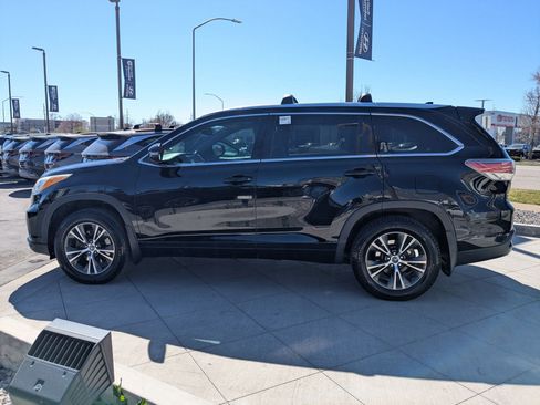 Used 2016 Toyota Highlander XLE image 8