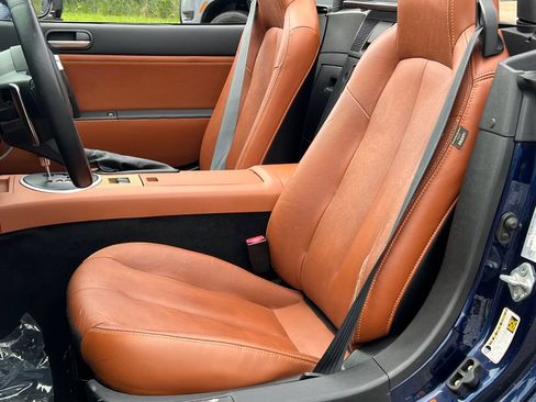Used 2007 MAZDA MX-5 Miata Grand Touring RWD image 6