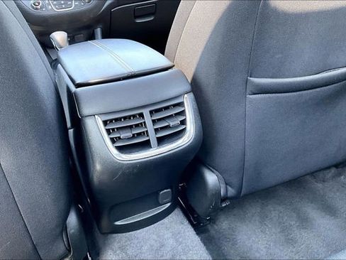 Used 2024 Chevrolet Malibu LT image 10