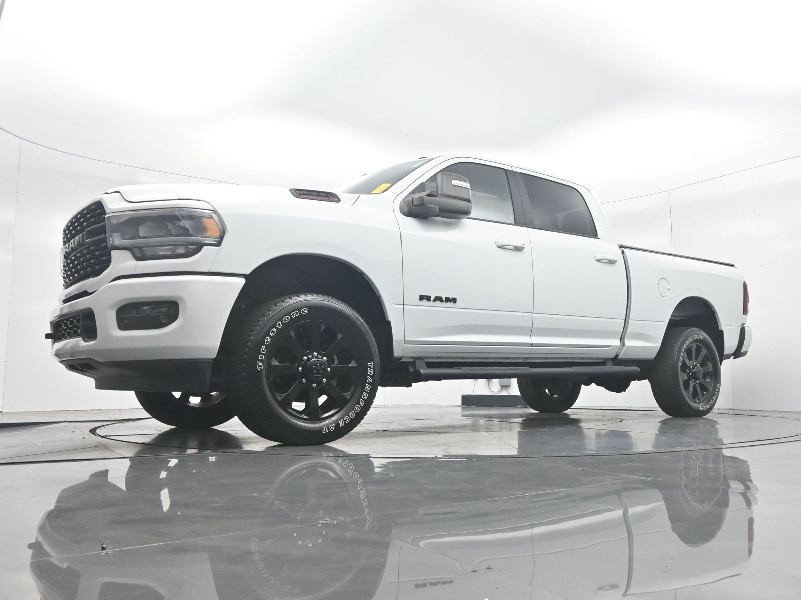 Used 2024 RAM 2500 Big Horn w/ Night Edition AWD/4WD image 32
