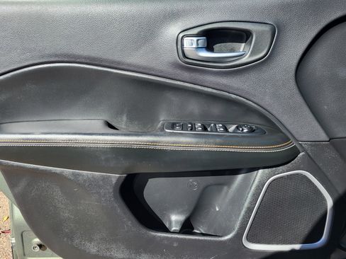 Used 2017 Jeep Compass Latitude w/ Popular Equipment Group image 6
