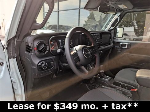 Used 2024 Jeep Wrangler Unlimited Rubicon w/ Convenience Group image 14