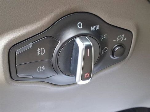 Used 2017 Audi Q5 2.0T Premium image 16