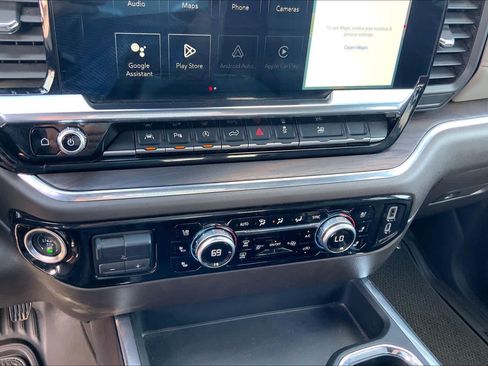 Used 2025 GMC Sierra 1500 SLT w/ SLT Premium Plus Package AWD/4WD image 34