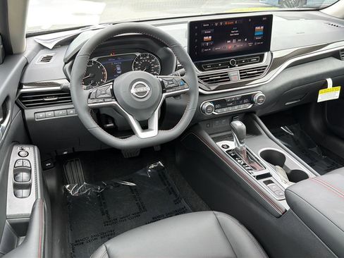 New 2026 Nissan Altima 2.5 SR w/ SR Premium Package FWD image 18