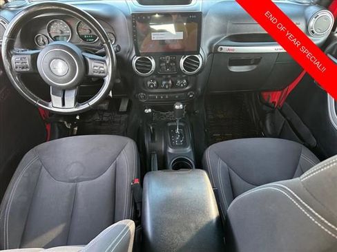 Used 2015 Jeep Wrangler Unlimited Rubicon w/ Connectivity Group image 2