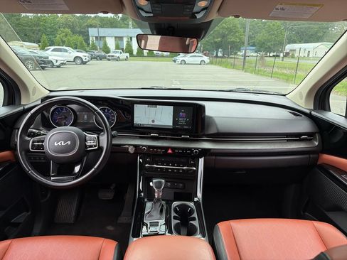 Used 2022 Kia Carnival SX FWD image 8
