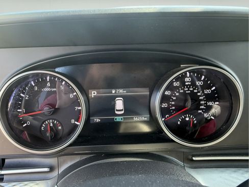 Used 2024 Kia Carnival LX FWD image 15