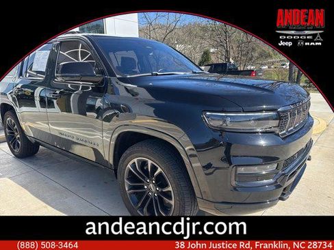 Used 2022 Jeep Grand Wagoneer Series II image 1